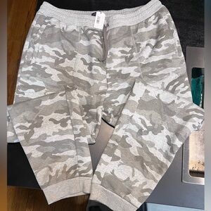 NWT Johnnie-O Muted Camo Gray Joggers XL